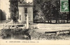 VINTAGE POSTCARD Lion on sea the entry of the castle