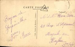 El edificio de Chapelle de la POSTAL de la VENDIMIA adjunta el carmel