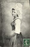 CPA La normandie etudes de costumes Lisieux Folklore
