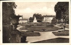 CPA Lisieux Le Jardin Public 