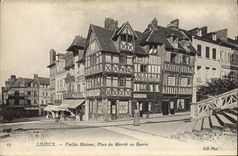 CPA Lisieux Vieilles Maisons Place du Marche au Beurre 
