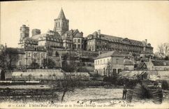 CPA Caen L'Hotel Dieu et l'Eglise de la Trinite 
