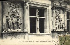 CPA Caen Ancien Hotel de la Valois Details de la cour 