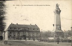 CPA Caen La Caserne Hamelin et le Monument des Mobiles 