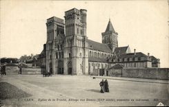 CPA Caen Eglise de la Trinite Abbaye aux Dames Ensemble au sud Ouest 
