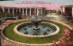 CPA Deauville La plage fleurie Interieur des nouveaux bains L'atrium