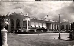 CPA Deauville La Plage fleurie le casino