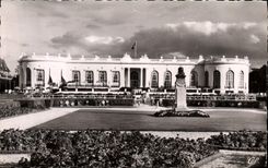 CPA Deauville La Plage fleurie le casino et les jardins