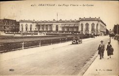 CPA Deauville La plage fleurie le casino