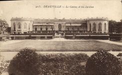 CPA Deauville Le casino et les jardins