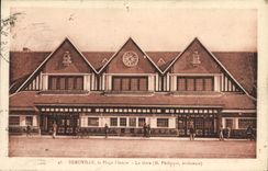 CPA Deauville La plage fleurie la gare