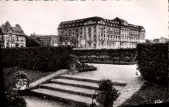 VINTAGE POSTCARD Deauville the flowered beach royal Normandy hotel