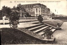 CPA Deauville plage fieurie royal hotel et boulevard Cornuche 