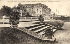 CPA Deauville plage fieurie royal hotel et boulevard Cornuche 