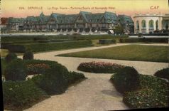 CPA Deauville La plage fleurie parterres fleurie et normandy hotel