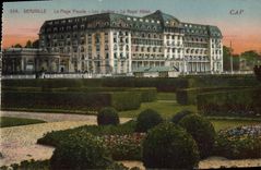 CPA Deauville la plage fleurie les jardins le royal hotel
