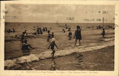 VINTAGE POSTCARD Deauville the flowered beach baths