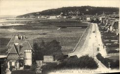 CPA Deauville La terrasse et trouville