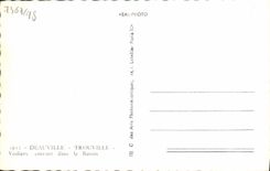 CPA Deauville Trouville voiliers entrant dans le bassin Bateau