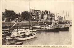 CPA Deauville La Plage fleurie le bassin des yachts Bateaux
