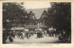CPA Deauville Le plage fleurie Hippodrome de Clairefontaine Le peasge Hippisme chevaux