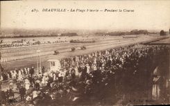 VINTAGE POSTCARD Deauville the beach flowered during the race Hippisme horses
