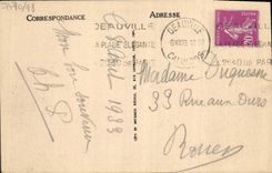 CPA Deauville La plage fleurie Le chemin de planches et la plage