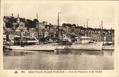 CPA Deauville Plage fleurie port de plaisance et les yachts Bateaux