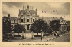 VINTAGE POSTCARD Deauville the town hall and the post office
