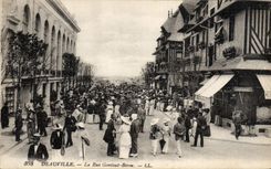 CPA Deauville La rue gontaut Biron