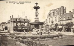 CPA Deauville plage fleurie la place morny