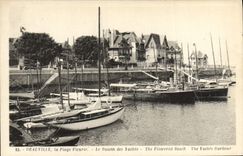 CPA Deauville La plage fleurie le bassins des yachts Bateaux