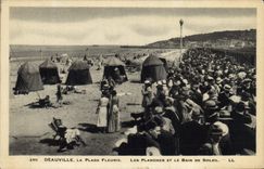 CPA Deauville La plage fleurie les planches et le bain de soleil