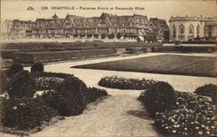 CPA Deauville Parterres fleurie et normandy hotel