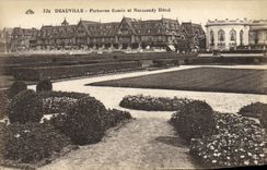 CPA Deauville Parterres fleurie et normandy hotel