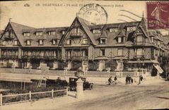 CPA Deauville La Plage Fleurie Entree du Normandy Hotel