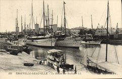CPA Trouville Deauville La Bassin des Yachts Bateaux