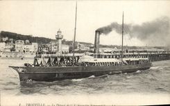 POSTAL Trouville de la VENDIMIA la salida del barco de Agustín Normand