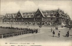 Hotel de Trouville Normandía de la POSTAL de la VENDIMIA