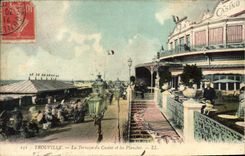 POSTAL Trouville de la VENDIMIA la terraza del casino y de los tableros