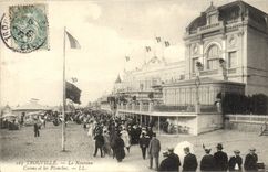CPA Trouville Le nouveau Casino et les planches 
