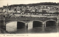 CPA Trouville Le Pont de la Gare