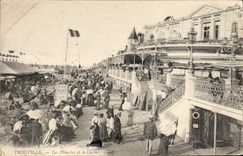 Tableros y Casinio de Trouville de la POSTAL de la VENDIMIA