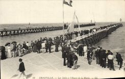 POSTAL Trouville de la VENDIMIA el embarcadero por la hora de la marea
