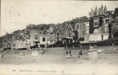 POSTAL Trouville de la VENDIMIA la playa y los chalets