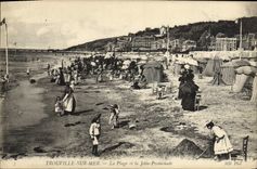 CPA Trouville Sur Mer La Plage et la Jetee Promenade