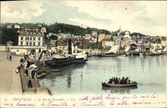 POSTAL Trouville de la VENDIMIA la cuba del barco de Deauville