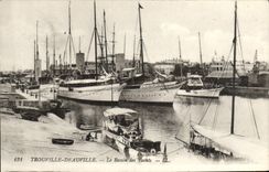 CPA Trouville Deauville Le Bassin des Yachts Bateaux