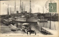 CPA Trouville Deauville Le Bassin des Yachts Bateaux