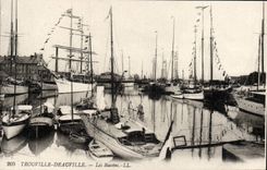 POSTAL Trouville Deauville de la VENDIMIA los barcos de los yates de los lavabos